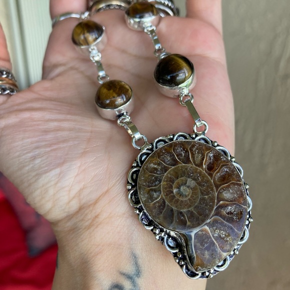 925 sterling silver overlay genuine fossil shell ammonite & tiger eye necklace - Picture 9 of 16